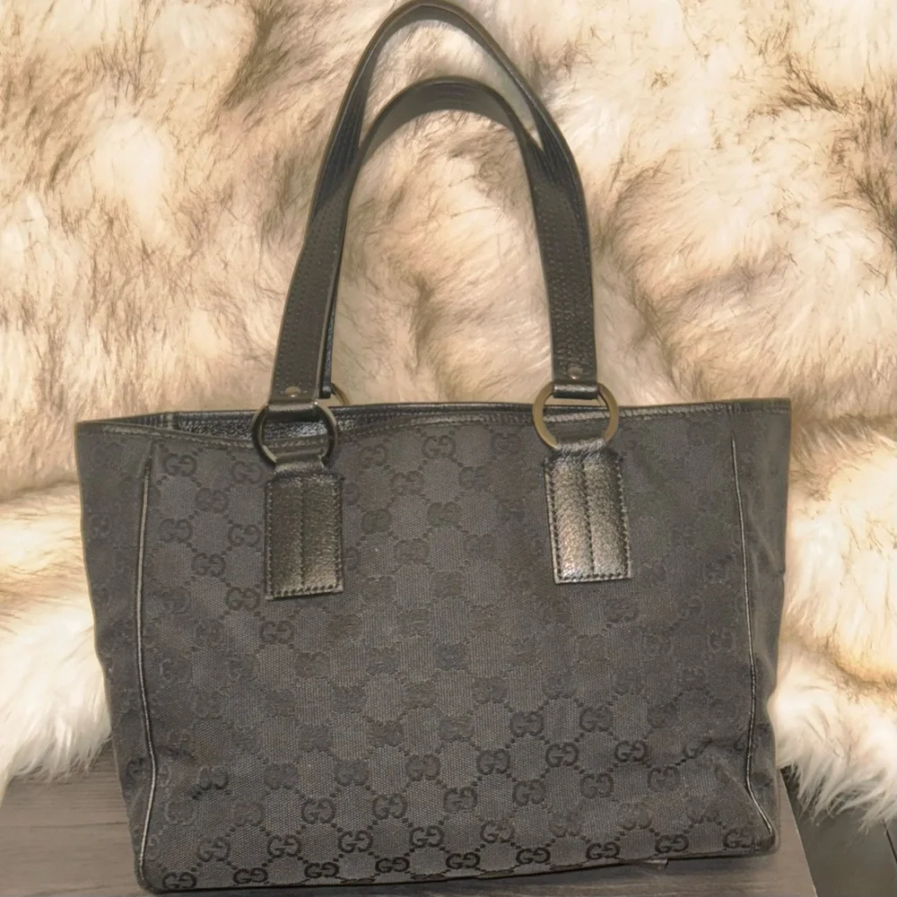 GUCCI BUNDLE Pre-Loved Black Tote + Matching Wallet ๐ - Picture 3 of 16